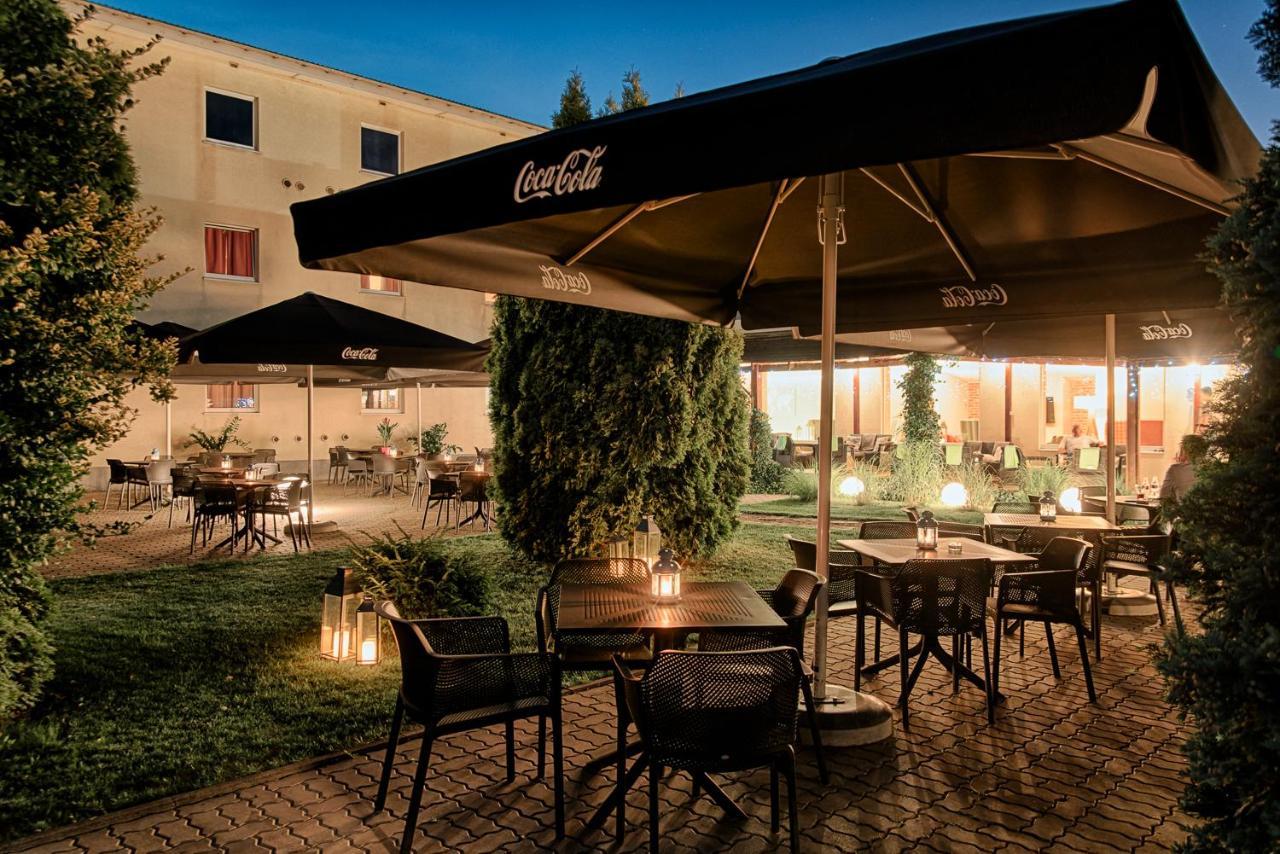 Citi Hotel'S Warszawa-Falenty Рашин Экстерьер фото